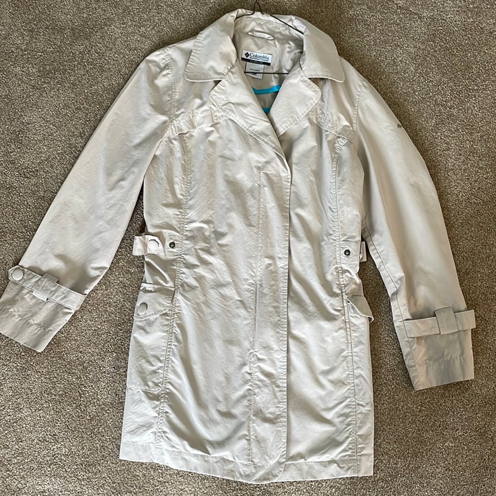 Columbia rain coat